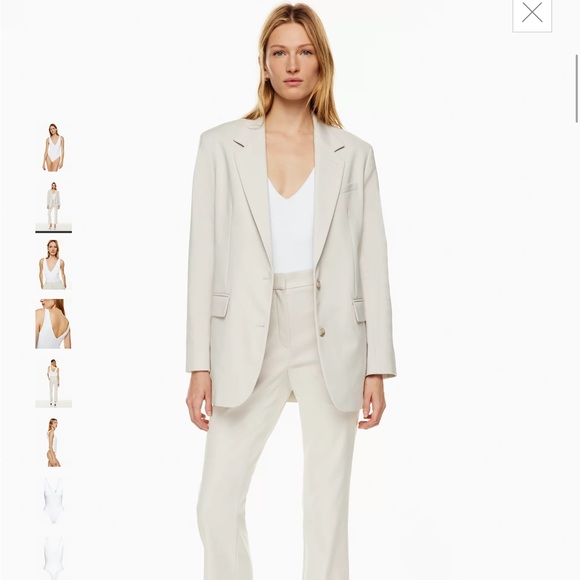 Aritzia Contour V-Neck Bodysuit - Picture 2 of 9